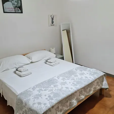 Lejlighed Of Fame - Gallery With Fully Equipped Kitchen, Separate Entrance, Free Parking Olbia